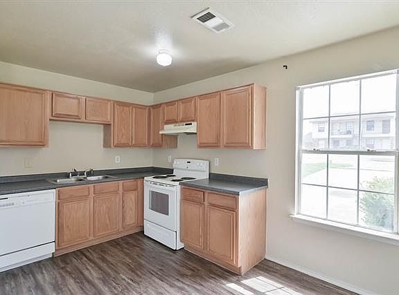 4th image of 404 Kings Way Dr APT B