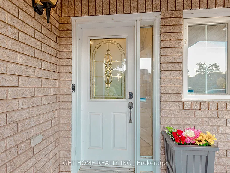 5180 Blue Spruce Ave — Photo 4