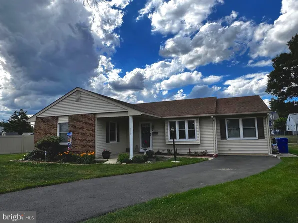 805 Neptune Ave, Burlington, NJ 08016