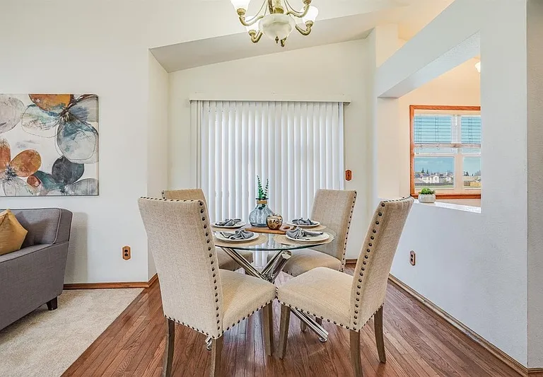 1561 Spring Ct — Photo 24