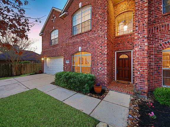 3rd image of 15603 Meadow Palm Dr