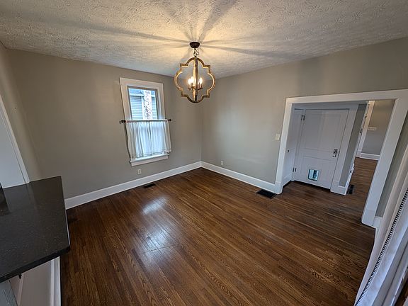 5th image of 168 Mossman Ave