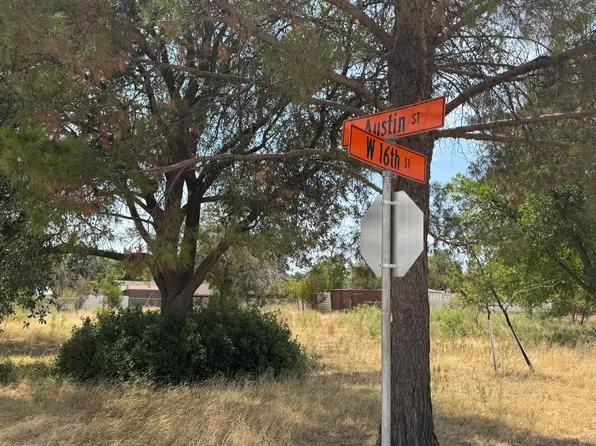1 W 16th St #45, Robert Lee, TX 76945