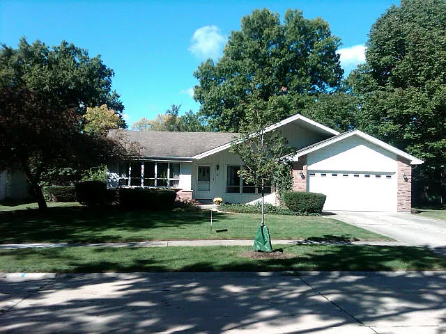 1712 Silverpine Dr photo 1