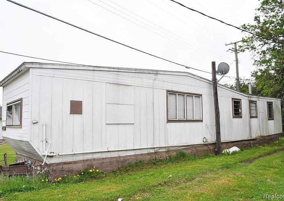 2452 Maple St, Deckerville, MI 48427 Zillow