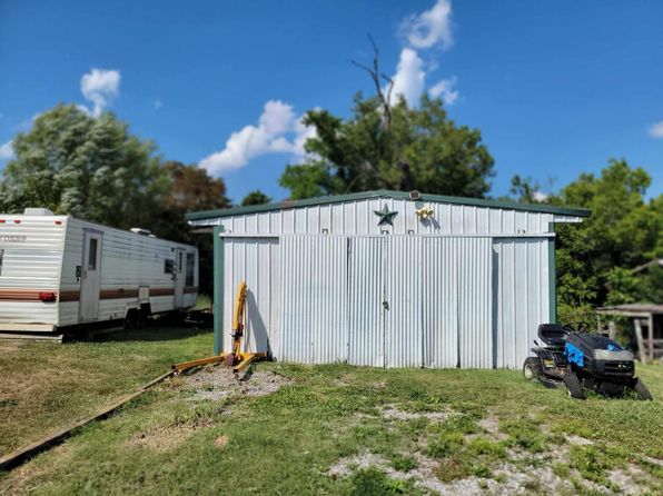 159 E Walnut St, Mount Olivet, KY 41064