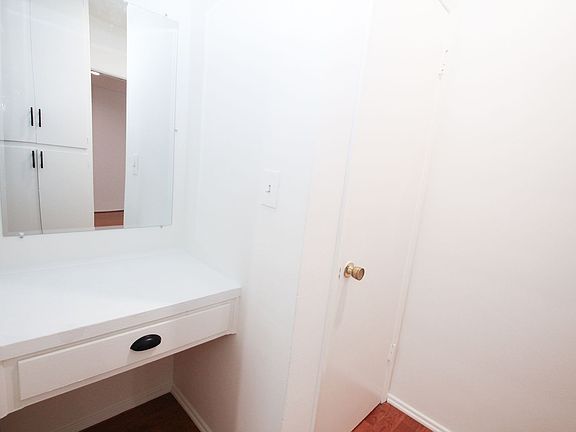 5th image of 8373 Clinton Ave #3