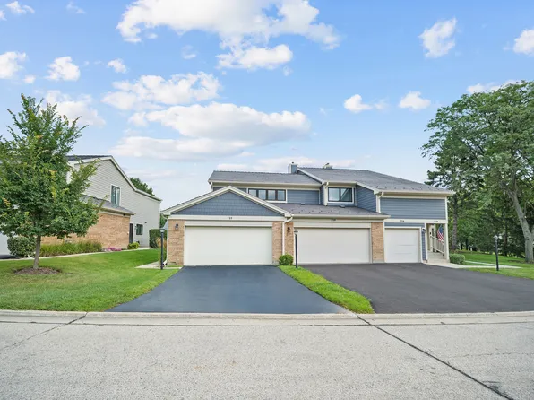 720 Caliente Ct #720, Libertyville, IL 60048