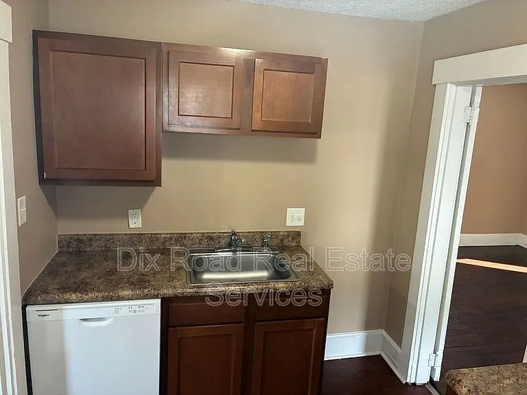 1002 Auburn St #2 — Photo 12