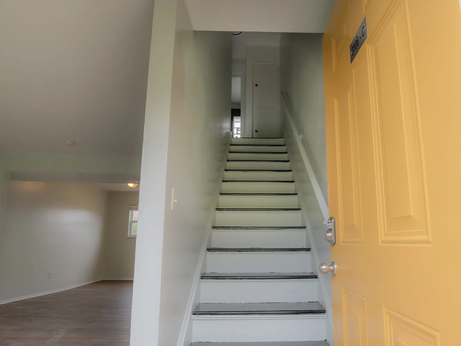 Crestwood Village Townhomes — Photo 2