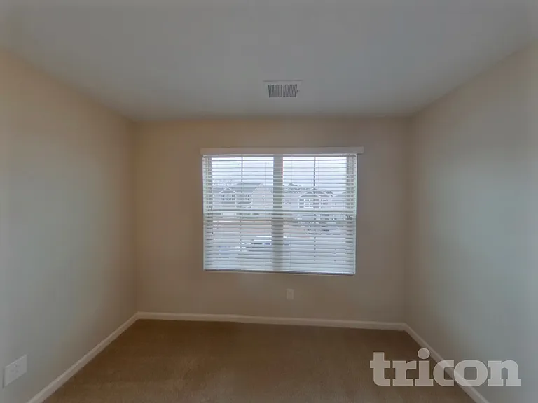1429 Sandra Dr — Photo 9