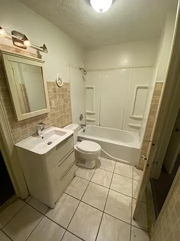 2303 W McKinley Ave — Photo 4