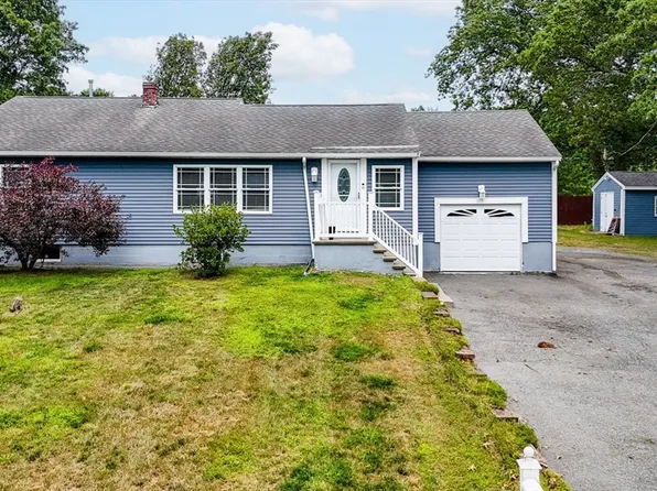 105 Amesbury St, Dracut, MA 01826