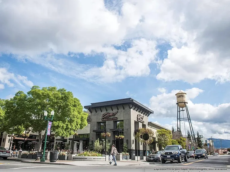 Local Downtown Popular Restaurant w/best Sangria's in town