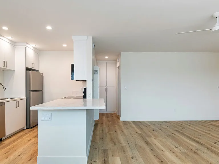 5252-5274 La Jolla Mesa Dr #5254 — Photo 8