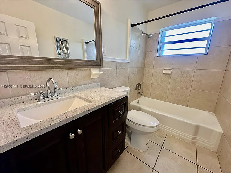 5420 NE 22nd Ter #16 — Photo 11