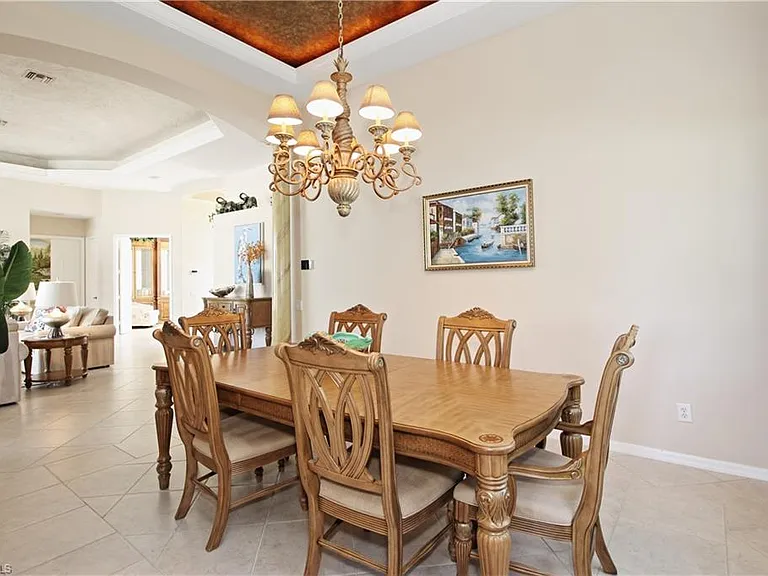 1901 Winding Oaks Way — Photo 9