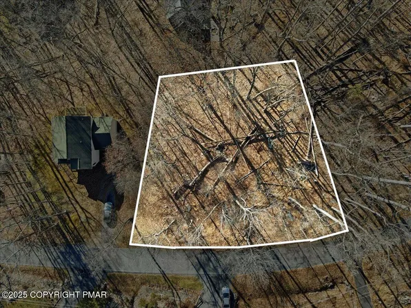 1667 Sec #7, Bushkill, PA 18324