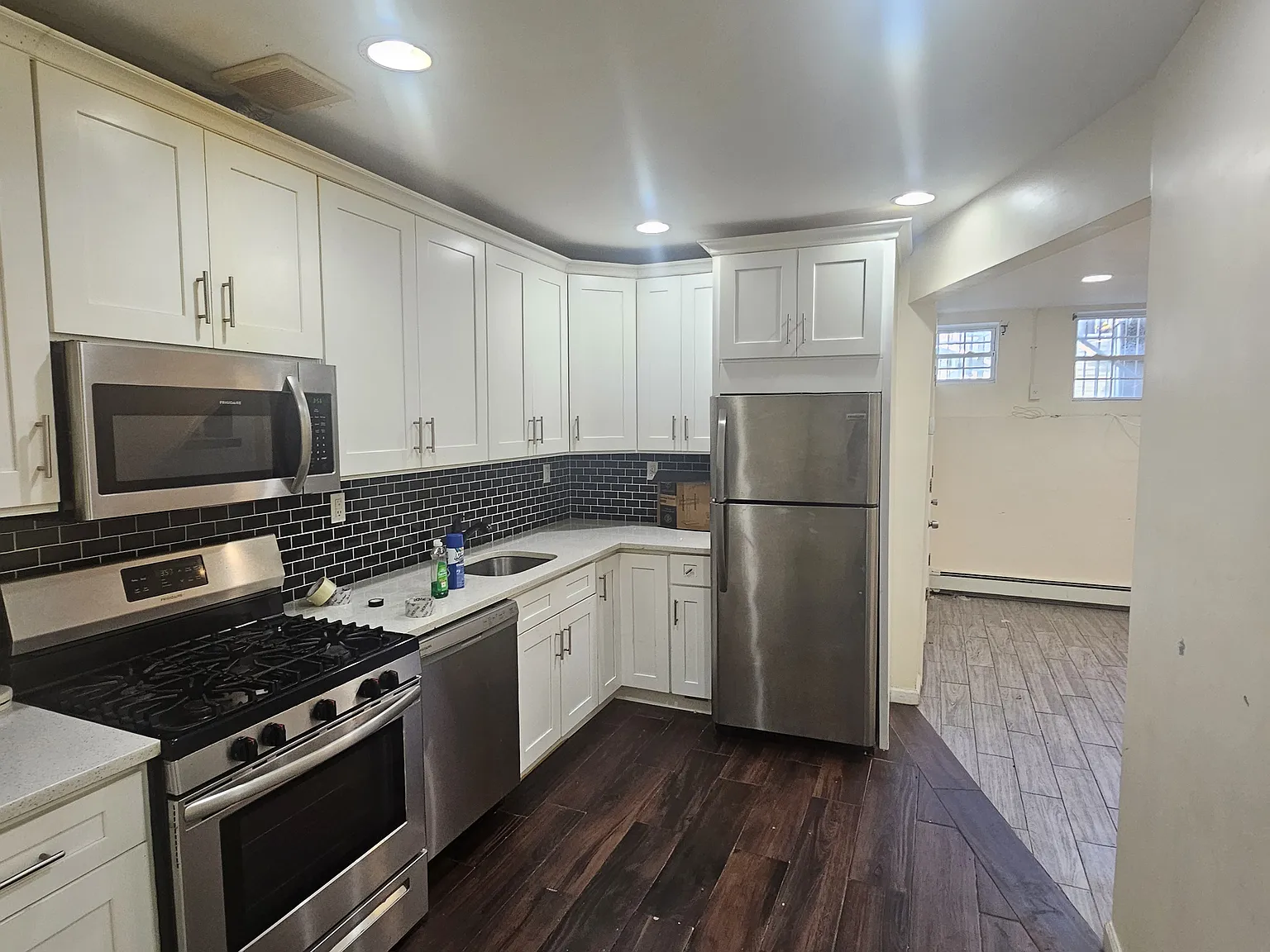 Carpenter Ave, Bronx — Photo 1