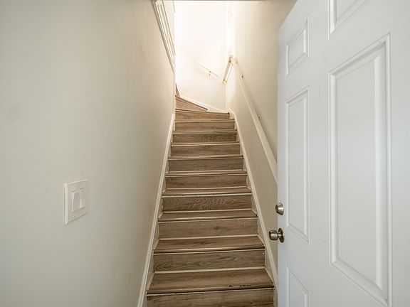 2nd image of 13 Woodlawn Ave Floor 2