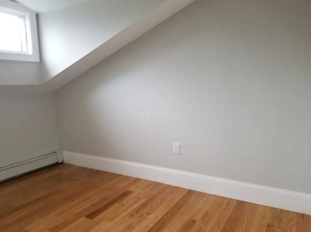 2 bed, $3,600 — Photo 3