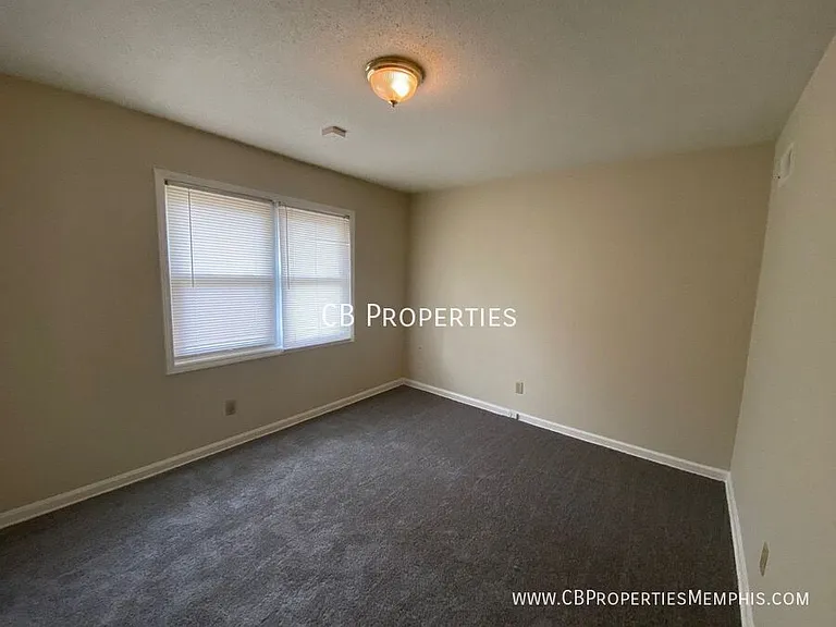1491 E Holmes Rd — Photo 5