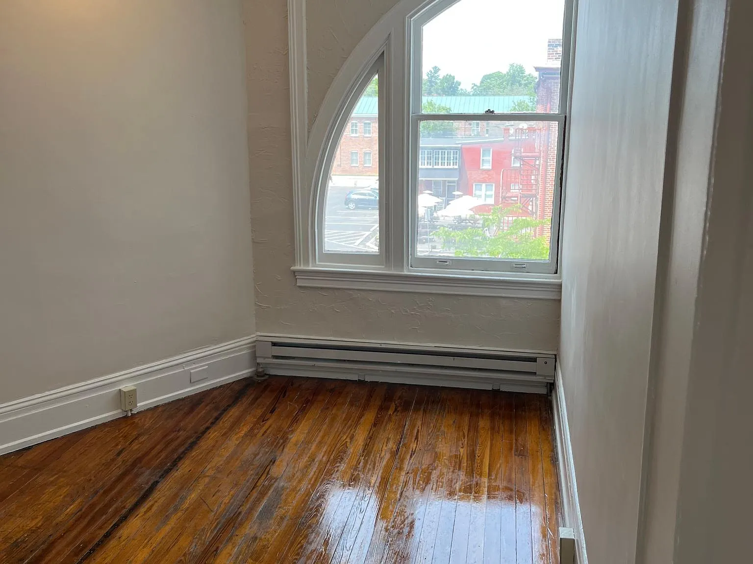 Studio, $900 — Photo 4
