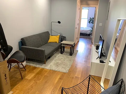 Rented by Tapiro Realty | media 1