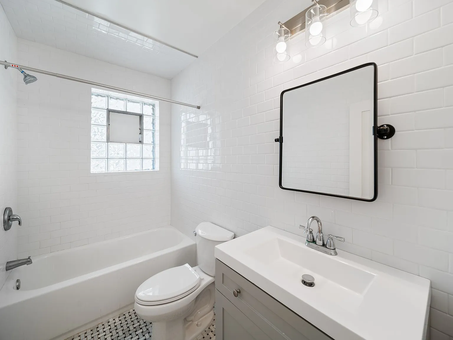 1118 Garnett Pl — Photo 4