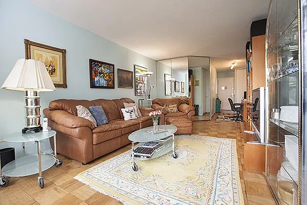 Sold by William Raveis Real Estate | media 8