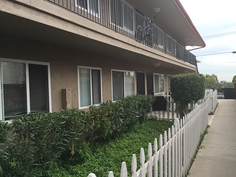3144 Grape St #1 — Photo 13
