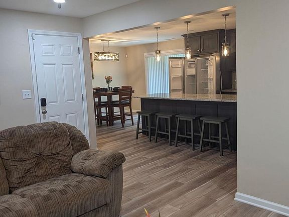 3rd image of 11877 Algiers Dr