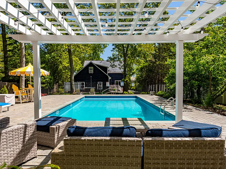 2300 Pine Tree Rd — Photo 49