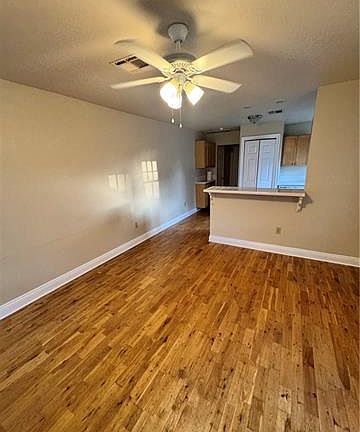 2nd image of 834 Greenwood Dr