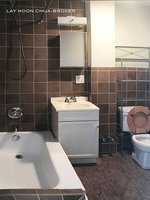 2nd image of 608 17th St #1