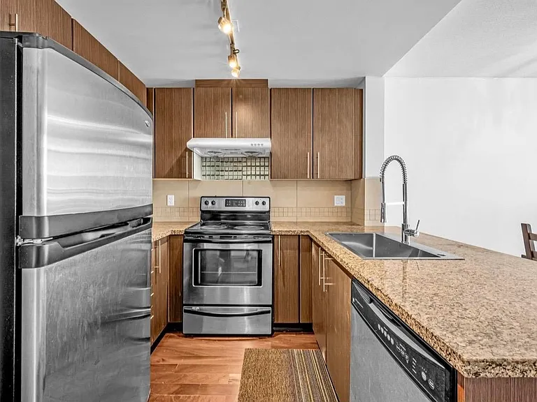 892 Carnarvon St #3303 — Photo 7