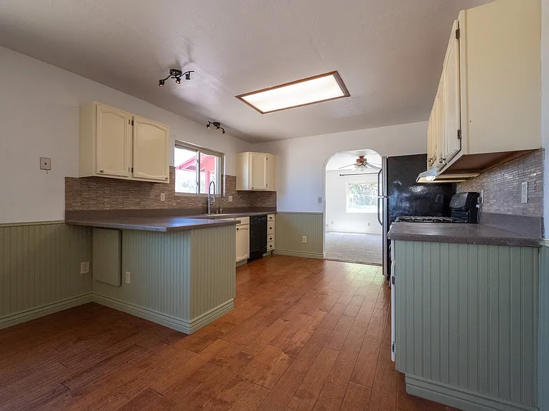 1560 N John Adams St — Photo 11