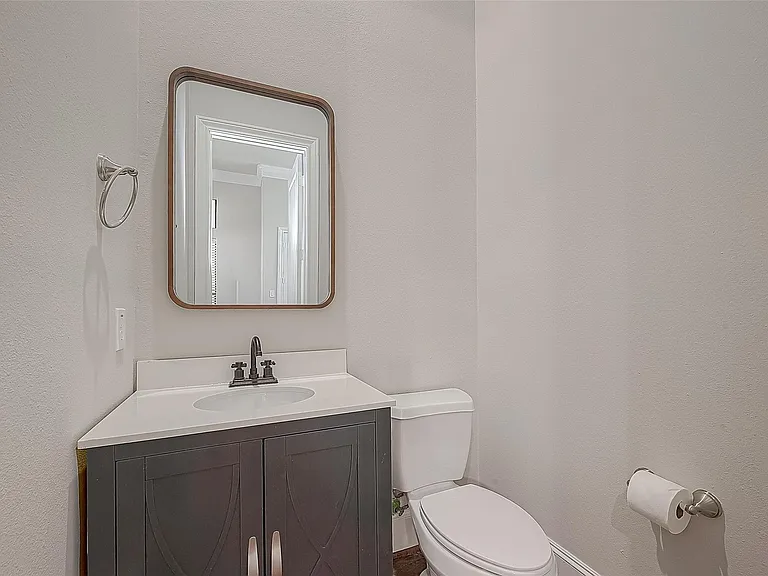 2634 Texas St — Photo 12