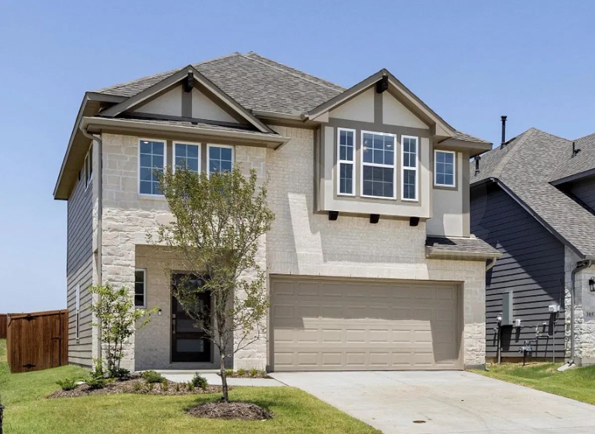 4 bed, 2.5 bath, 2214 sqft, $2,545 — Photo 2