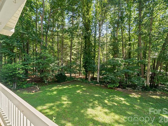 5th image of 33 Baker Dr