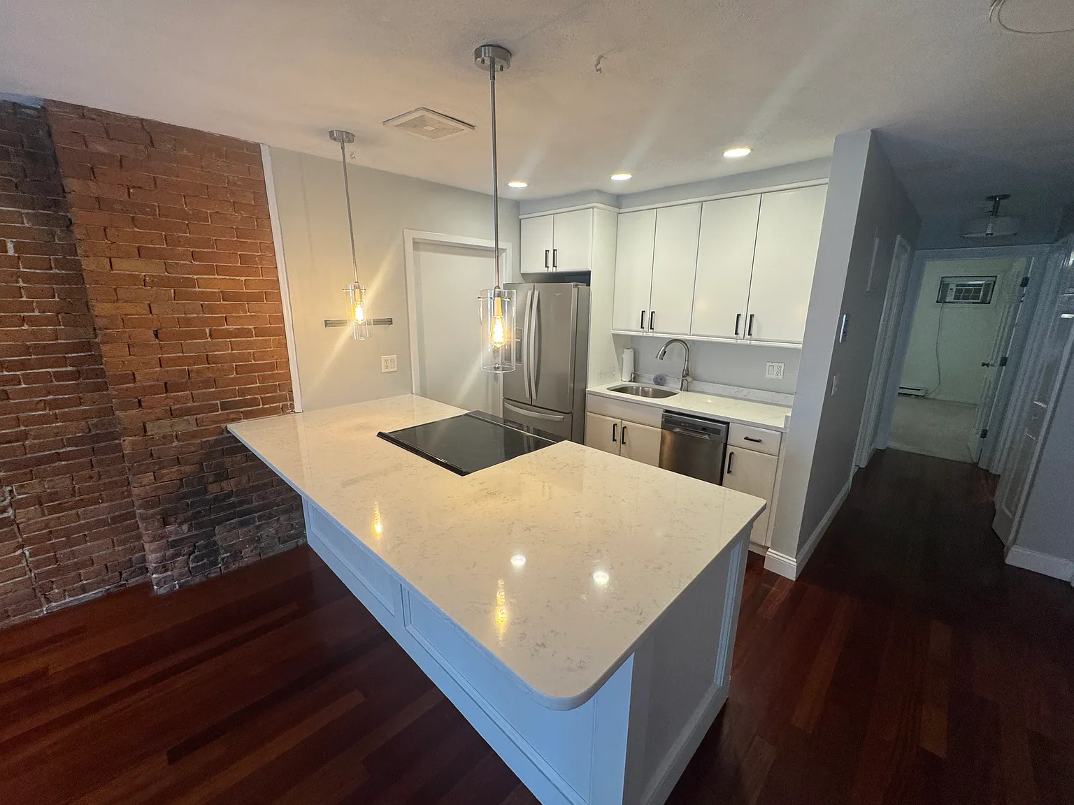 2 bed, 702 sqft, $3,950 — Photo 2