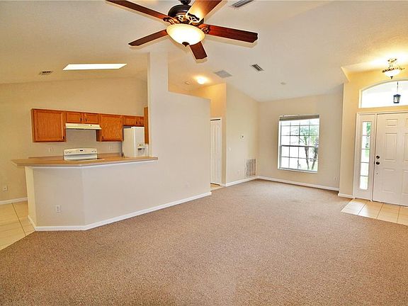 3rd image of 901 SE Bayfront Ave