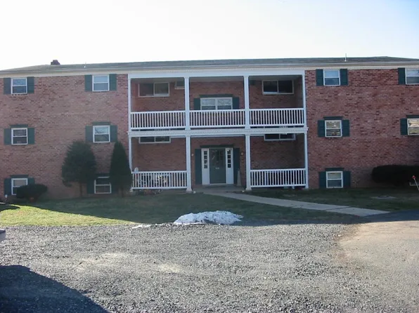 334 Main St APT B4, East Greenville, PA 18041