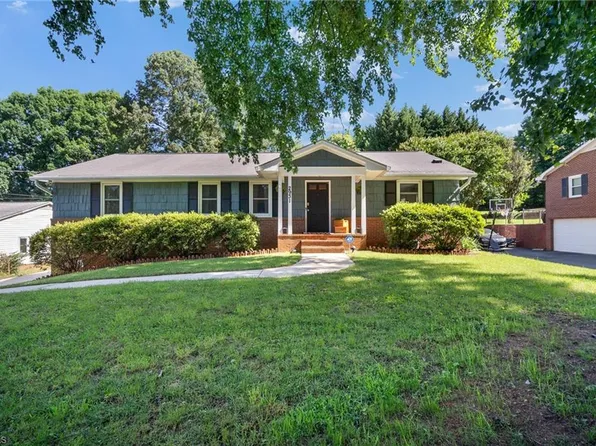 2931 Woodworth Dr, Winston Salem, NC 27103