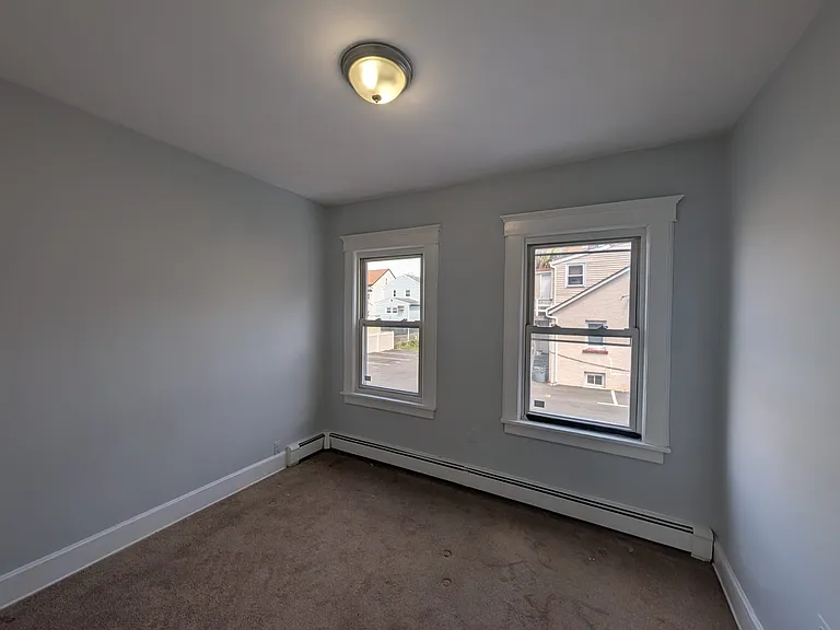 21-23 Bloomfield Ave — Photo 10