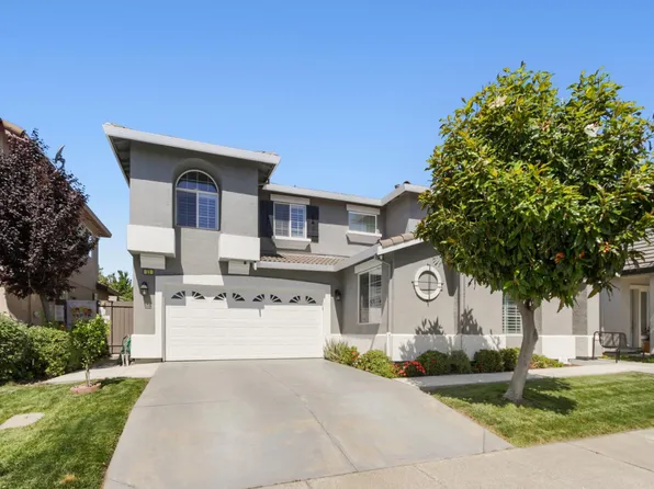 11 Sabre Ct, Sacramento, CA 95835