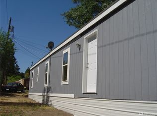 574 2nd St, Chelan Falls, WA 98817