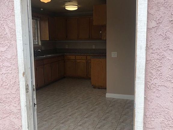 5th image of 4044 Louise St Unit 3