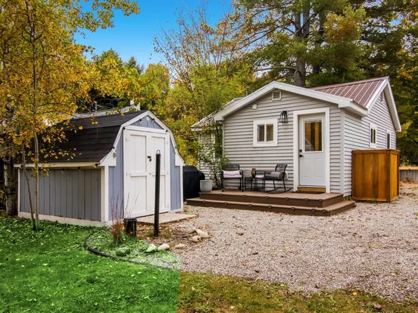 8860 E Fouch Rd, Traverse City, MI 49684