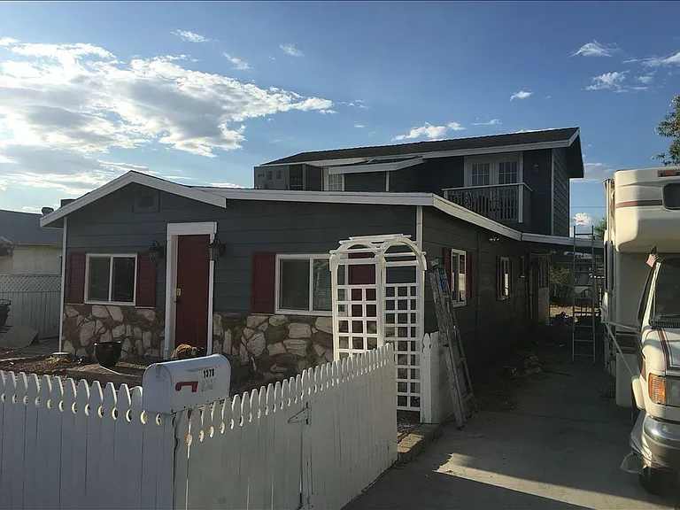 1376 Lawry Ave — Photo 1